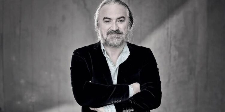 Volkan Konak sahnede hayatını kaybetti!