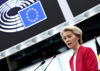 Von der Leyen Strazburg’da konuştu: “İllüzyon devri sona erdi; savunma harcamaları artmalı”