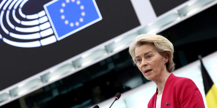 Von der Leyen Strazburg’da konuştu: “İllüzyon devri sona erdi; savunma harcamaları artmalı”