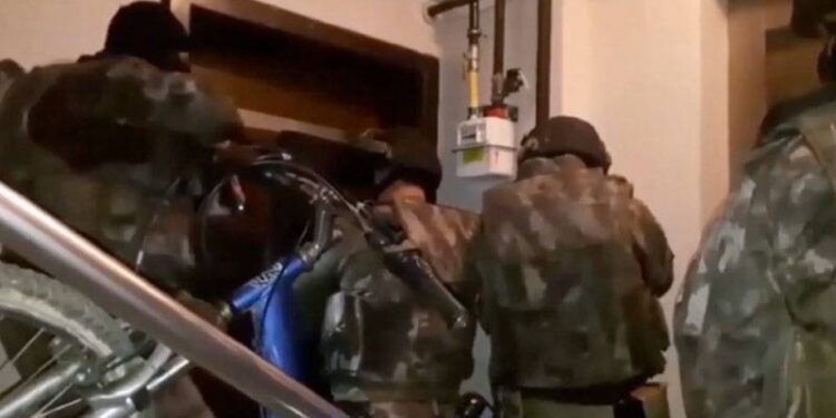 Yasa dışı silah imalatçılarına operasyon!