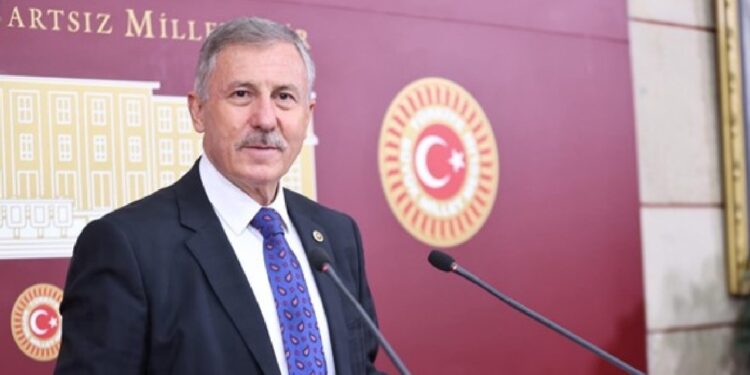 Yeni Yol Grubundan İki Uygur Türkü’nün Çin’e İade Kararına Tepki