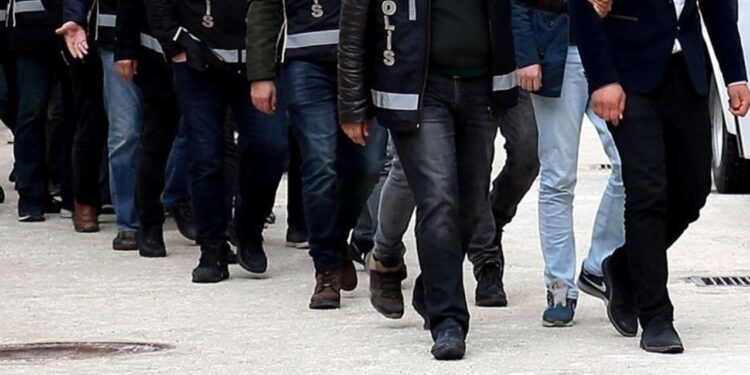 'Yoldaşlar' Suç Örgütüne Operasyon: Liderleri de Yakalandı