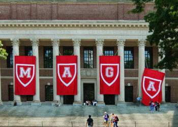 MAGA Radikalizmi Üniversitelerde: Trump Kültür Kurumlarını Ele Geçiriyor!