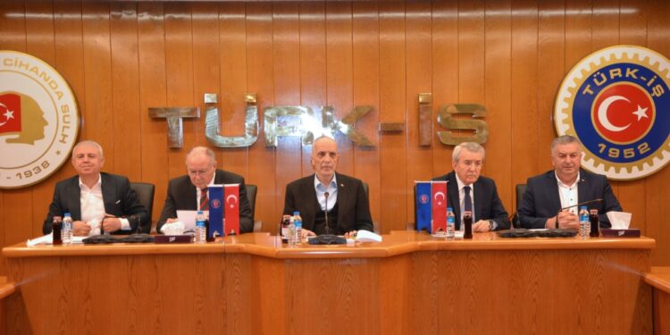 1 Mayıs İçin İlk Çağrı Geldi, TÜRK-İŞ İstanbul'da Olacaklarını Duyurdu