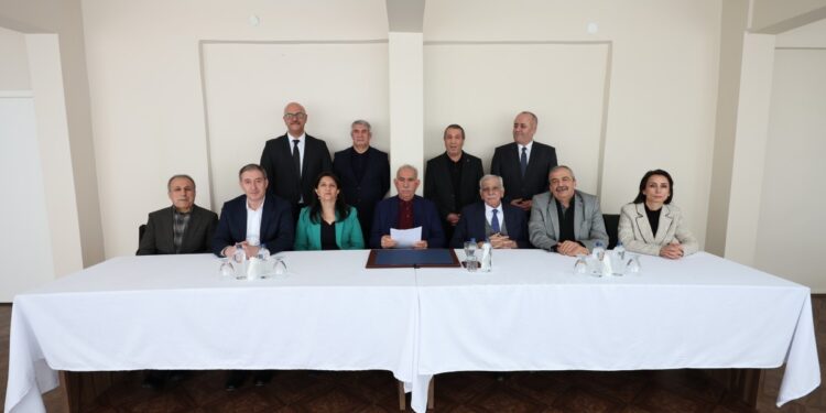 DEM Parti heyeti İmralı’dan döndü