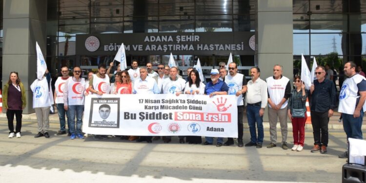 Günde 50 şiddet başvurusu: Sağlıkçılar taleplerini açıkladı