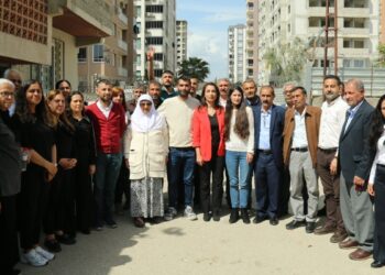 32 yıl sonra tahliye edilen Güler Bilen’e kitlesel ziyaret