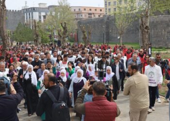 Amed’den Amara’ya ‘özgürlük’ yürüyüşü başladı