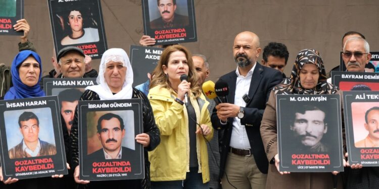 Kayıp yakınları: Toplumsal barış için geçmişle yüzleşilmeli