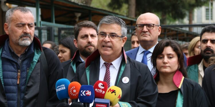 ‘ Savunma özgürlüğünü koruma mücadelemizi sürdüreceğiz ‘