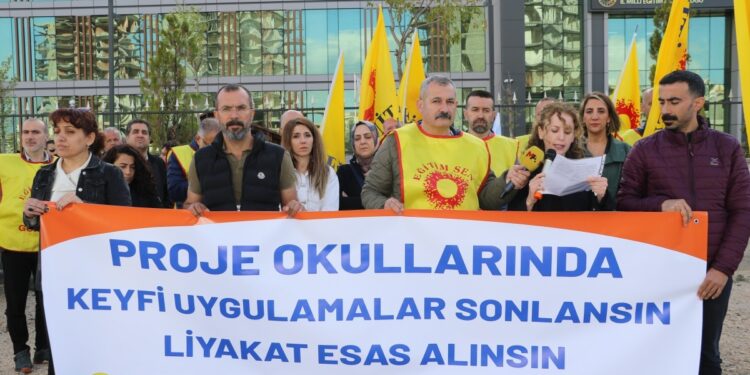 Eğtim Sen: Proje okullarına atamalar siyasi kadrolaşmaya dönüştü