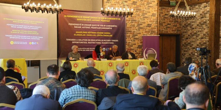 Kürtçe ve Süryanicenin durumu tartışıldı: Çalışmalar yetersiz
