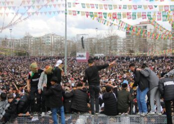 6 kişiye ‘Newroz’ cezası