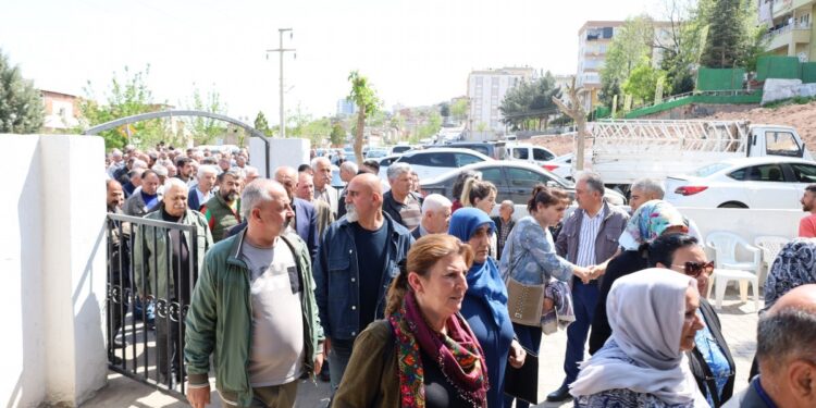 Uçakan ve Dala’nın taziyesine kitlesel ziyaret