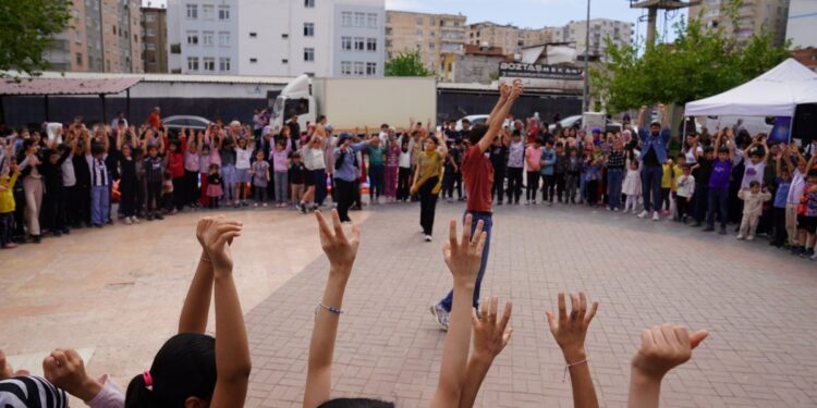 ‘Çocuk Bahar Şenliği’ne yoğun ilgi