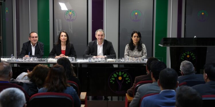 Tülay Hatimoğulları: İmralı’da tecrit devam ediyor