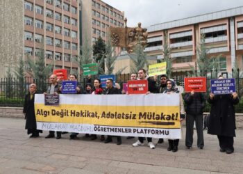 Mülakatta elenen öğretmenler oturma eylemi başlattı