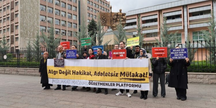 Mülakatta elenen öğretmenler oturma eylemi başlattı