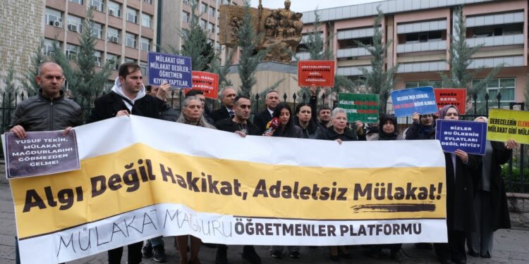Mülakat mağduru öğretmenler eylemde: Mağduriyete son verin