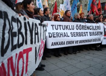 Tutuklamalar protesto edildi: Öğrencileri serbest bırakın