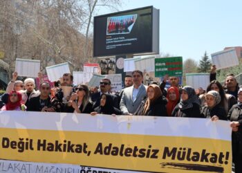 Mülakat mağduru öğretmenlerden bakana yanıt