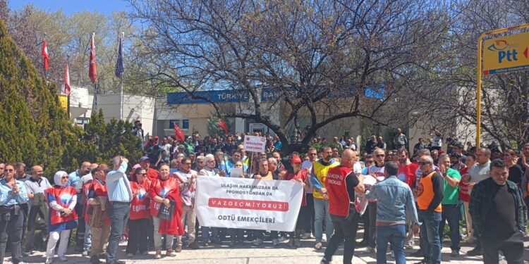 ODTÜ çalışanlarından yürüyüş