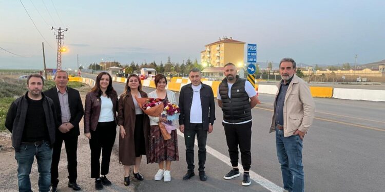 Özge Özbek tedavi için tahliye edildi