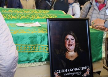 Gazeteci Ceren Kaynak İskit toprağa verildi