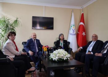 DEM Parti ve AKP bayramlaştı: Çağrı toplumda karşılık buldu