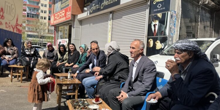 DBP Eş Genel Başkanı Bayındır Êlih’te halka bayramlaştı