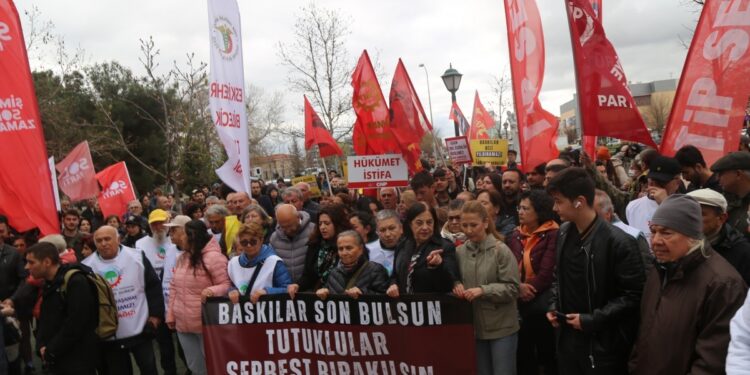 Eskişehir’de ‘tutuklular serbest bırakılsın’ çağrısı