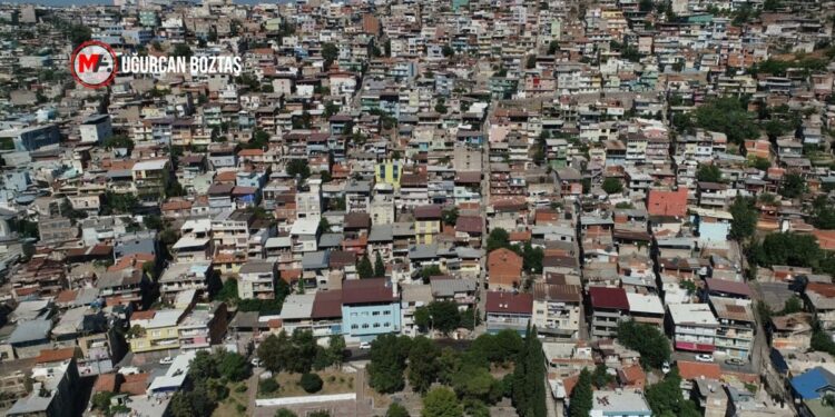 Direniş tarihiyle tanınan mahalle kentsel dönüşüm ve tarikatların hedefinde