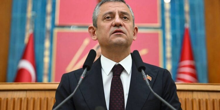 Özel’den hesapları engelleyen X’e uyarı