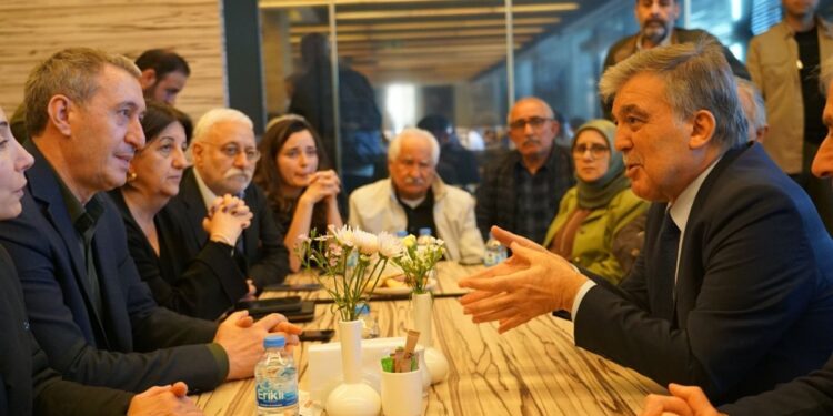 Abdullah Gül’den hastaneye Önder ziyareti