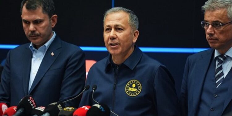 Bakanlardan deprem açıklaması