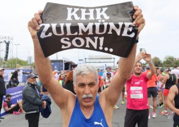 İstanbul Maratonu’nda KHK eylemi