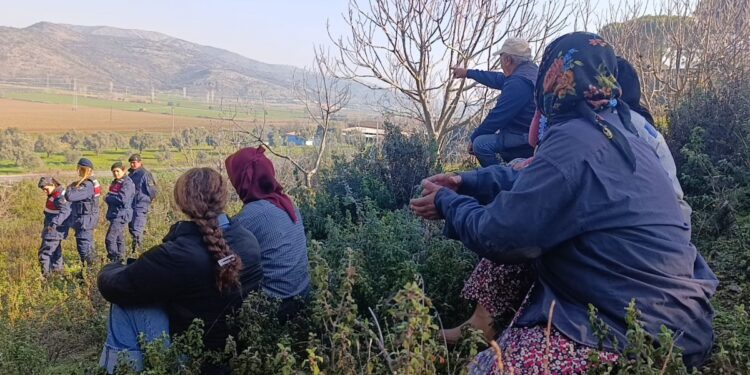 Çayırlı köylüsüne imza baskısı