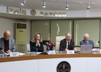 İzmir Barosu’ndan ‘Faşizmin hedefinde; Barolar ve Avukatlar’ paneli
