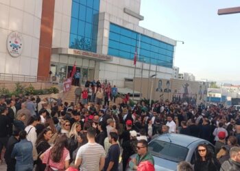 Çiğli Belediyesi’nde grev başladı