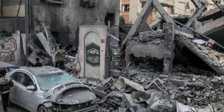 İsrail karadan saldırı başlattı: 16 Filistinli katledildi