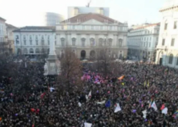 İtalya’da on binlerce kişi AB’nin silahlanma planını protesto etti