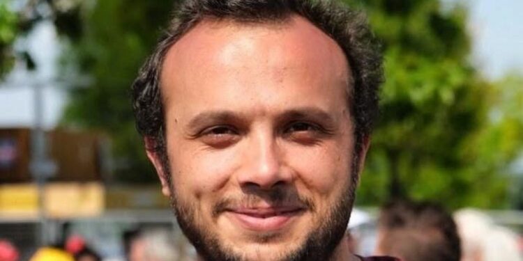 EMEP GYK üyesi Eren Öner gözaltına alındı