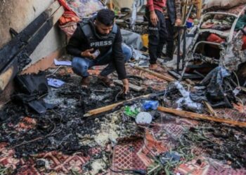 Gazze’de ağır yaralanan gazeteci yaşamını yitirdi