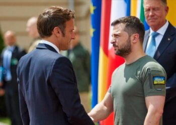 Macron ve Zelenski, ateşkesi görüştü