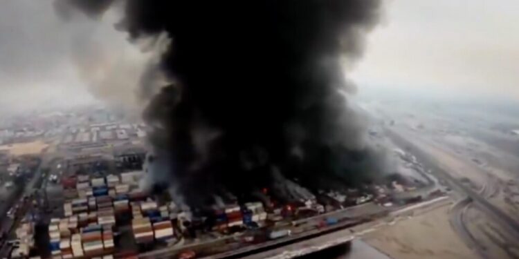 İran’daki liman patlamasının bilançosu ağırlaşıyor