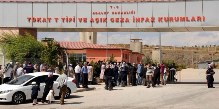 Tutsakların hastane sevkine ‘ağız içi arama’ engeli