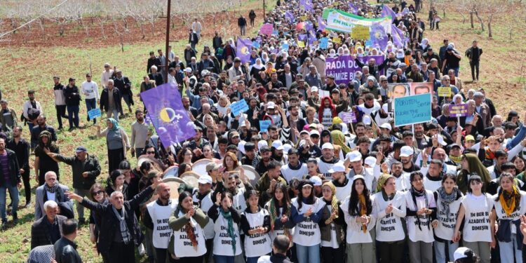 4 Nisan Festivali’nden notlar: Halk Önderini istiyor