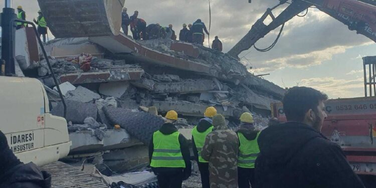 19 Kişiye Mezar Olan Akar Apartmanı Davasında Tutuklu Tek Sanığa Tahliye