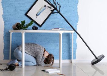 AFAD madde madde sıraladı: Deprem anında neler yapmalısınız?