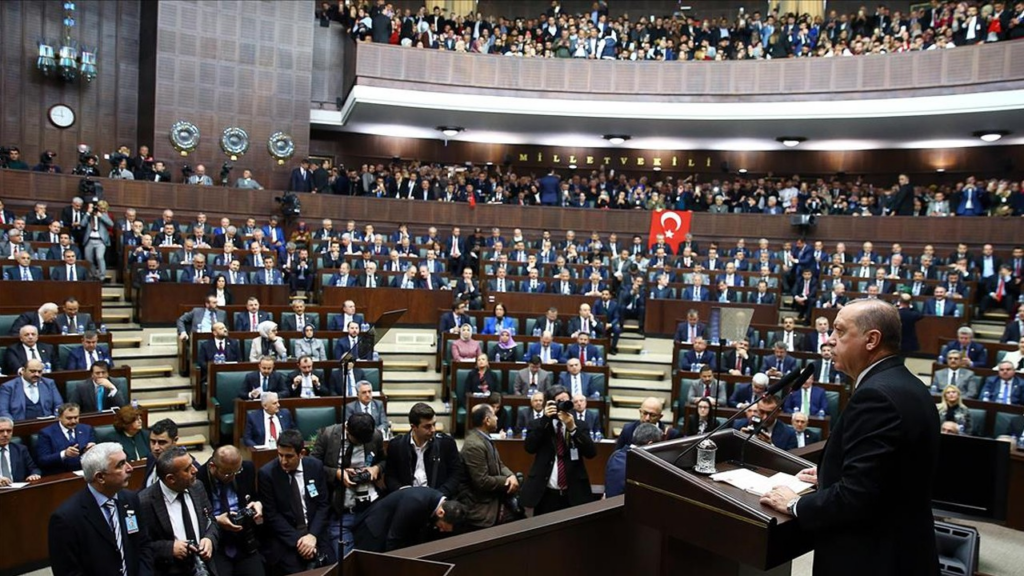 AKP İstanbul’un 39 İlçesinde Start Verdi, Üye Ziyaretleri Bugün Başlıyor
